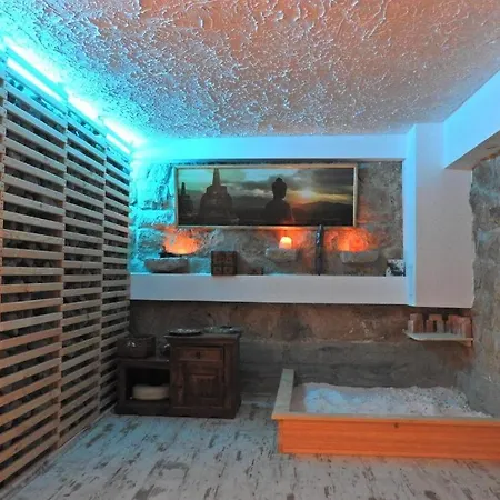 Rozsakert Bed & Breakfast Romhány