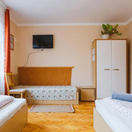 Rozsakert Bed & Breakfast *