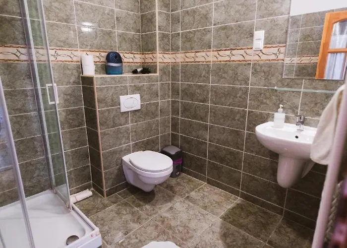 Rozsakert 3* Romhány
